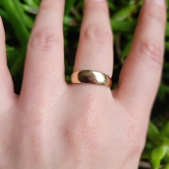 New Classic Gold Simple Ring Band, size 6.75 - Picture 6 of 8